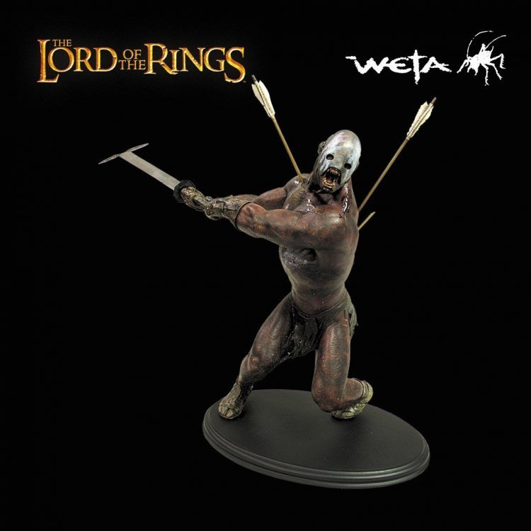 Статуэтка THE LORD OF THE RINGS: Uruk-Hai Berserker Statue 1:6 Статуэтка THE LORD OF THE RINGS: Uruk-Hai Berserker Statue 1:6