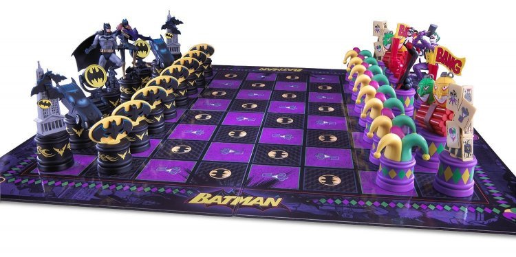 Шахматы Бэтмен The Batman Chess Set (The Dark Knight vs The Joker)  Шахматы Бэтмен The Batman Chess Set (The Dark Knight vs The Joker)