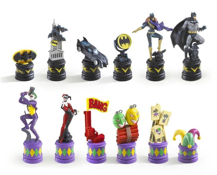 Шахи Бетмен The Batman Chess Set (The Dark Knight vs The Joker)