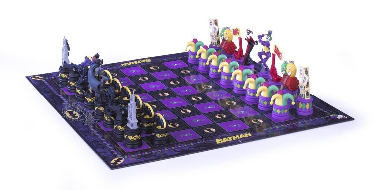 Шахи Бетмен The Batman Chess Set (The Dark Knight vs The Joker)