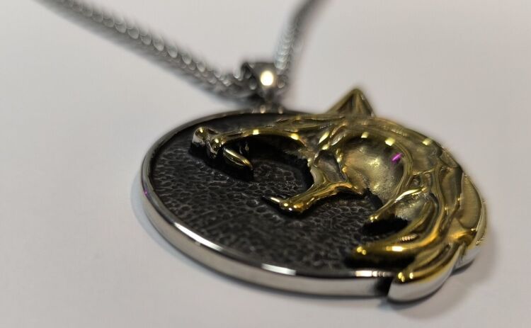 Кулон Геральта медальйон 3D Відьмак (The Witcher Geralt) з нержавіючої сталі з рунами (золотий вовк) Кулон Геральта медальйон 3D Відьмак (The Witcher Geralt) з нержавіючої сталі з рунами (золотий вовк)