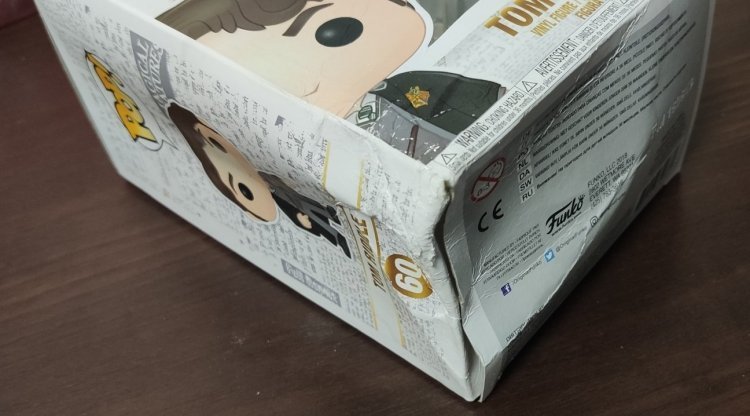 Фігурка Funko Pop Harry Potter: Tom Riddle фанко Том Редл (Exclusive) damaged box Фігурка Funko Pop Harry Potter: Tom Riddle фанко Том Редл (Exclusive) damaged box