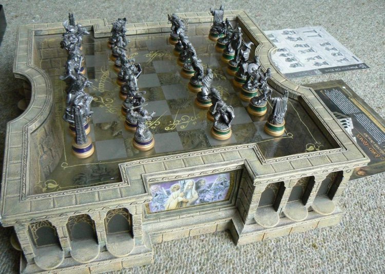 Шахи Володар кілець The Lord of the Rings Chess Set