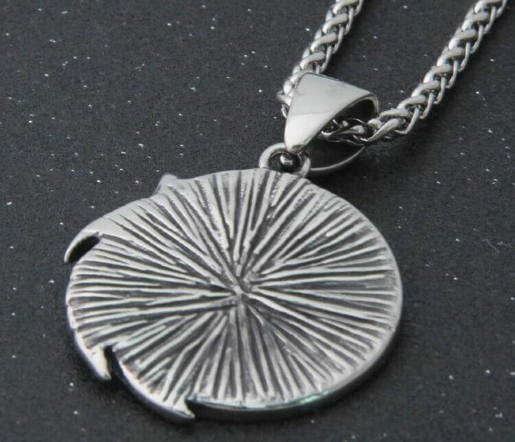 Кулон Відьмак Геральта 3D медальйон 3D (The Witcher Geralt) з нержавіючої сталі Кулон Відьмак Геральта 3D медальйон 3D (The Witcher Geralt) з нержавіючої сталі