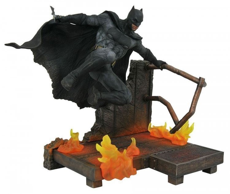 Фигурка Diamond Select Toys DC Gallery: Justice League Batman Figure