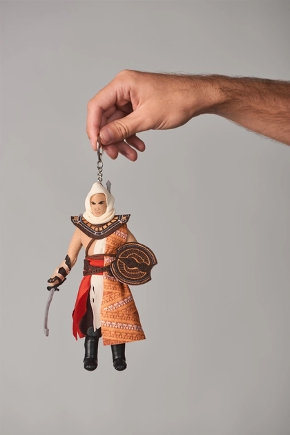 Брелок WP Merchandise плюшевый ASSASSINS CREED Bayek of Siwa 20 см.