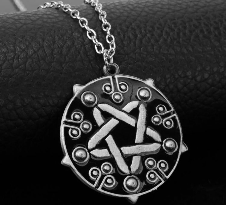 Кулон Yennefer Witcher 3 Wild Hunt (метал)