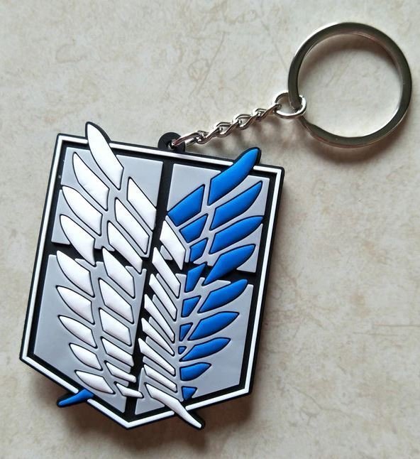 Двосторонній брелок для ключів з аніме Атака Титанов - емблема Розвідкорпус