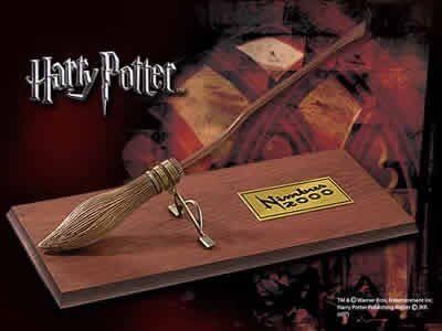 Статуэтка Nimbus 2000 Scale Model Miniature