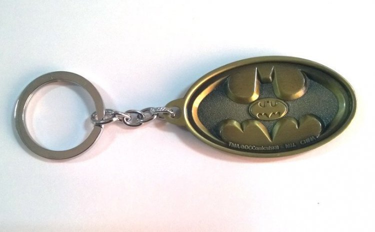 Брелок Batman Dark Knight Metal Keychain (цвет золотой) Брелок Batman Dark Knight Metal Keychain (цвет золотой)